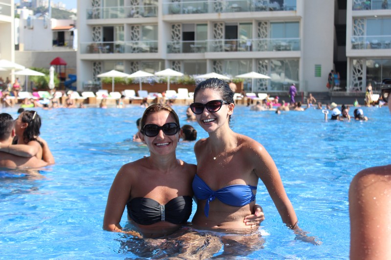 Sunday Pool Party at Whitelace